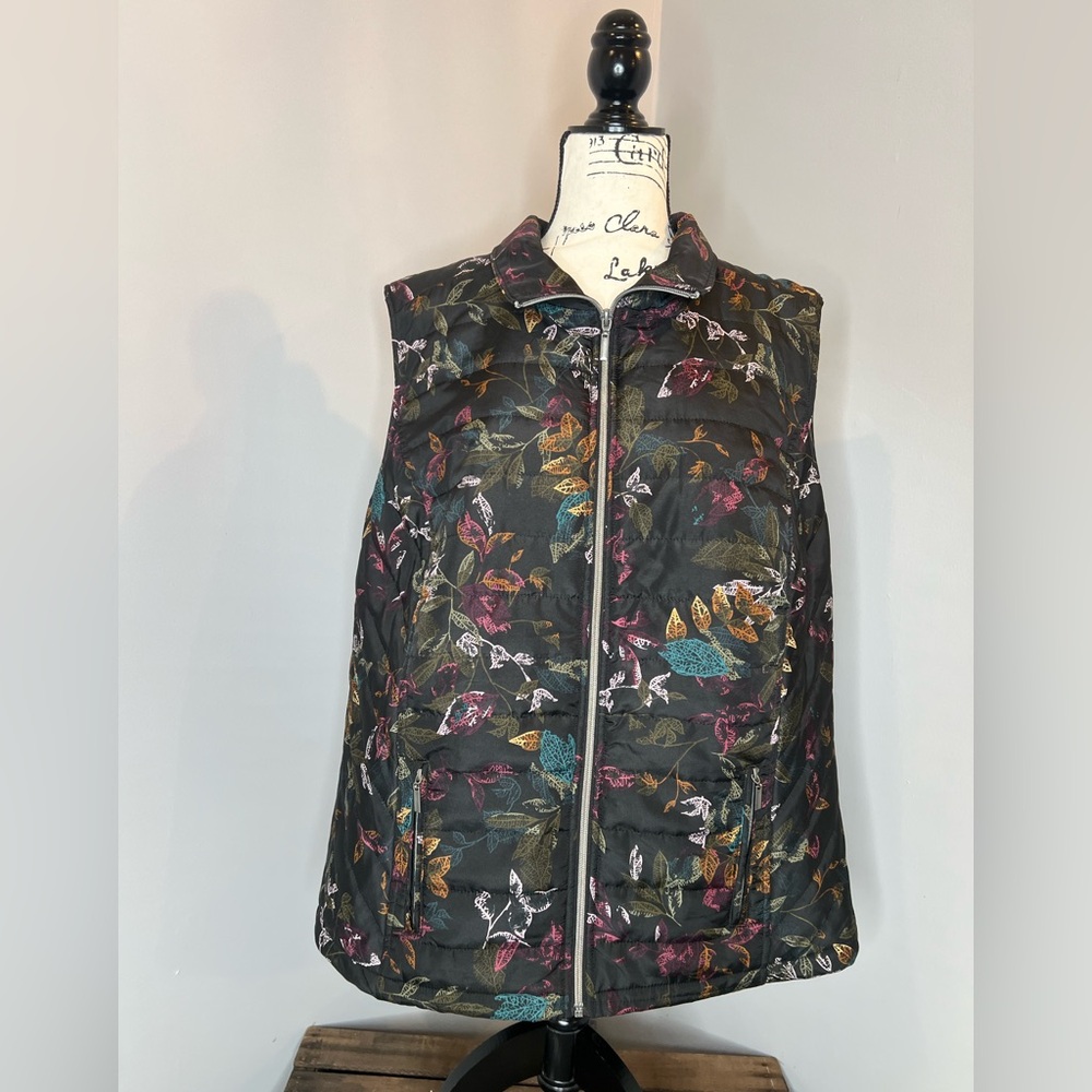CjBanks | Lightweight Leaf Puffer Vest